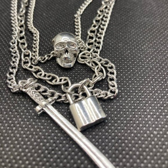 Gothic Skull Necklace Set - Picture 10 of 10